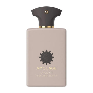 Flacone lussuoso del profumo "OPUS VII Reckless Leather" di Amouage, con design deciso e sofisticato, che riflette le sue note cuoiate intense e audaci.