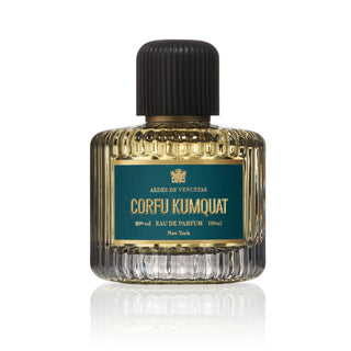 Flacone da 100 ml del profumo "Corfu Kumquat", con design luminoso e fresco, ispirato ai paesaggi mediterranei e alle vivaci note agrumate del kumquat.