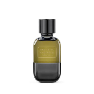 **Alt text (SEO friendly):**
Flacone del profumo "Ombra Lirica" della collezione Incanti Poetici di Brunello Cucinelli, fragranza sofisticata e poetica con note legnose, cipriate e muschiate ispirate alla quiete dell’anima.