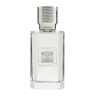 Flacone del profumo "Speed Legends" di EX NIHILO, eau de parfum dinamica e moderna con accordi legnosi, agrumati e metallici ispirati all’adrenalina e alla velocità.