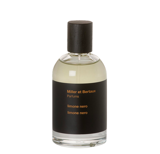 Flacone da 100 ml di Limone Nero Eau de Parfum di Miller et Bertaux, profumo unisex agrumato-legnoso ispirato al Mediterraneo.