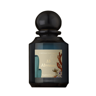 “Flacone da 100ml di L’Artisan Parfumeur 33 Abyssae Eau de Parfum, profumo unisex aromatico e legnoso con note di incenso, rosa e cashmeran.”