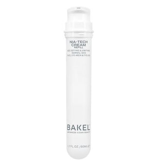 Ricarica da 50 ml della crema "Nia-Tech" BAKEL per pelle normale, trattamento anti-età e uniformante che migliora tono, compattezza e luminosità della pelle.

