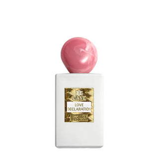 **Alt text (SEO friendly):**
Flacone del profumo "Love Declaration" extrait de parfum, fragranza romantica e passionale con note floreali, fruttate e ambrate che esprimono un'intensa dichiarazione d’amore.
